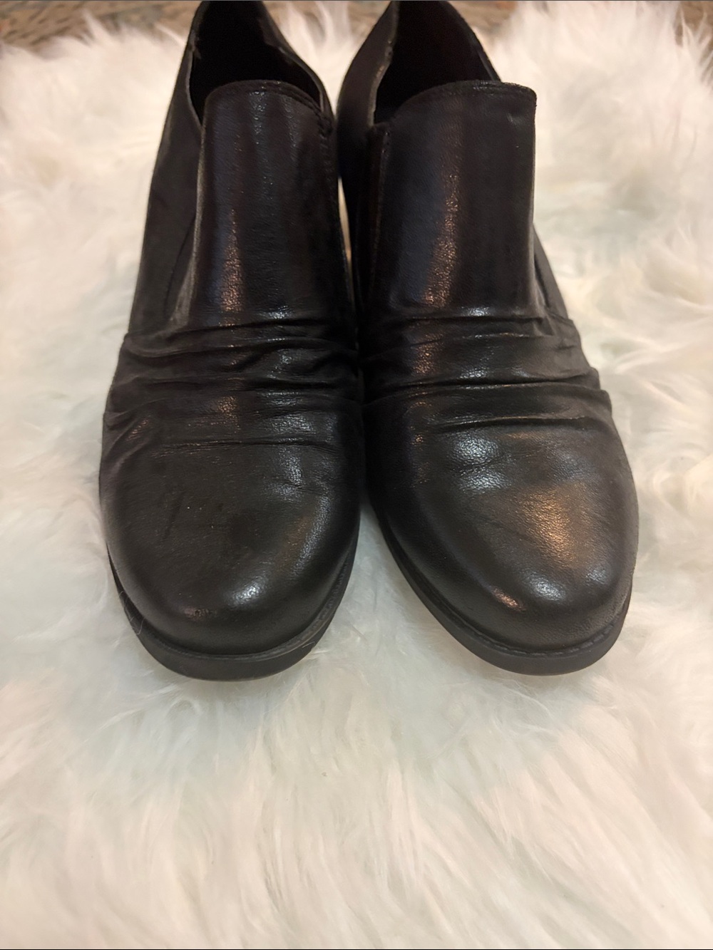 Women's Black Yuu Clogs
